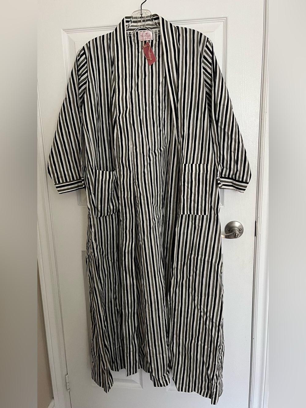 Bakhiya Vertical Stripe Kimono — Black & White
